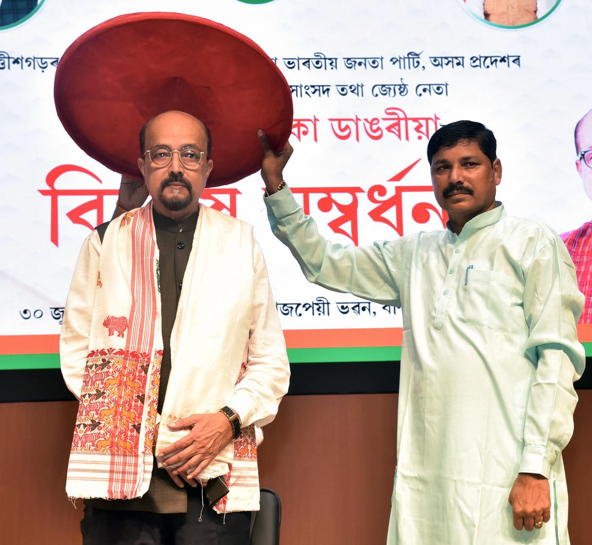 Ramen Deka in public service